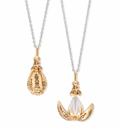 Warner Bros Charmed Aroma Golden Egg Candle 6 Warner Bros Charmed Aroma Golden Egg Candle -Warner Bros CA 1800x1899 GoldenEggNecklace