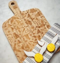 Warner Bros Hogwarts Serving Platter 7 Warner Bros Hogwarts Serving Platter -Warner Bros HI Lifestyle Board1