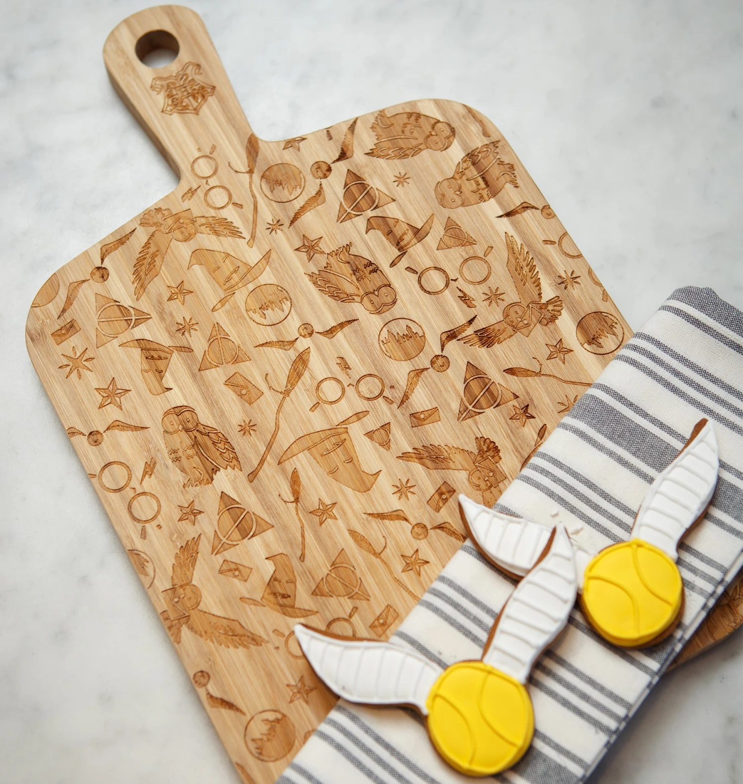 Warner Bros Hogwarts Serving Platter 5 Warner Bros Hogwarts Serving Platter - Image 3