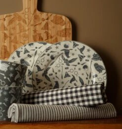 Warner Bros Hogwarts Dessert Plates Set 9 Warner Bros Hogwarts Dessert Plates Set -Warner Bros HI Lifestyle Plates2