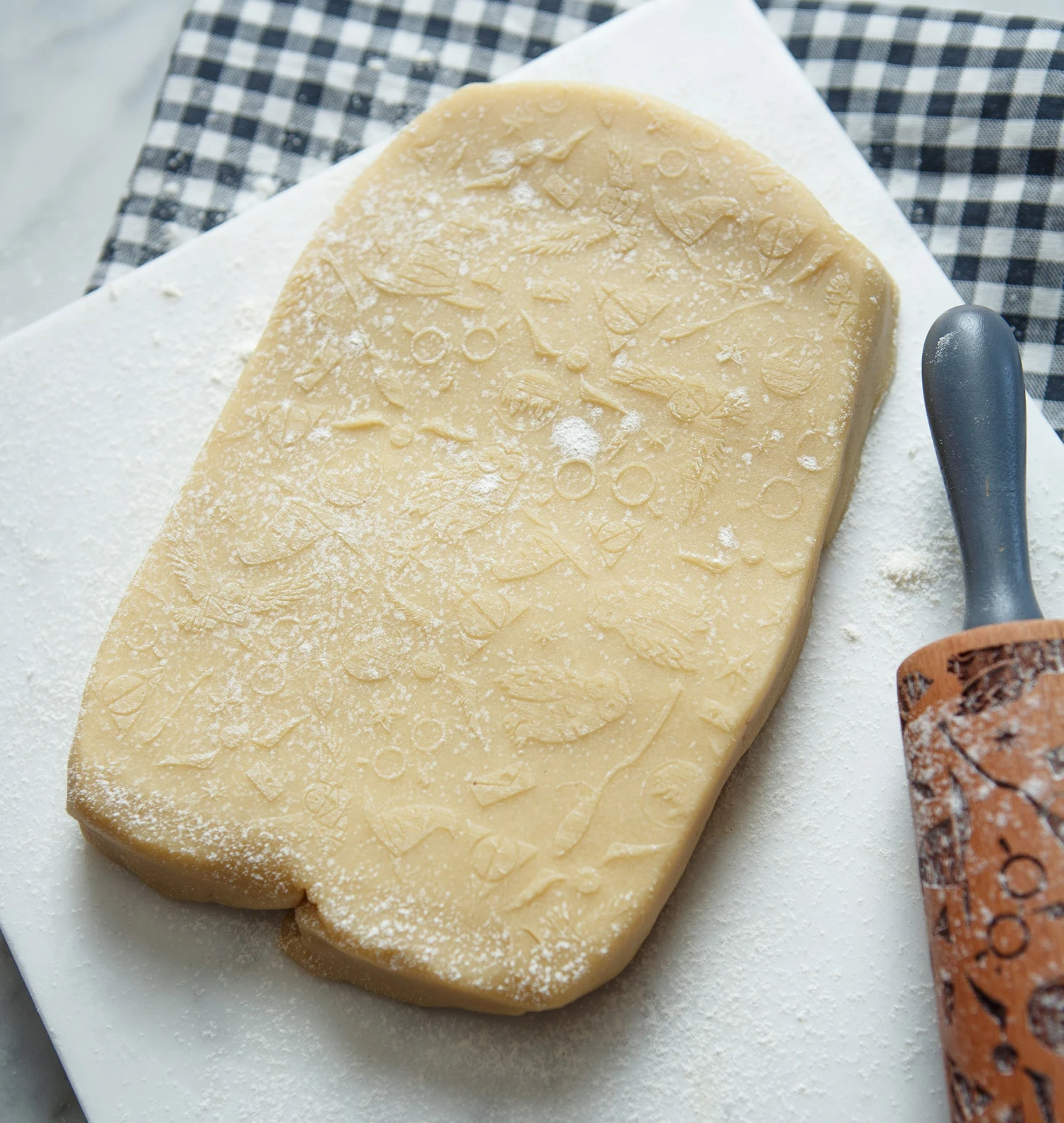 Warner Bros Hogwarts Rolling Pin 5 Warner Bros Hogwarts Rolling Pin - Image 3