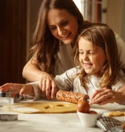 Warner Bros Hogwarts Rolling Pin 9 Warner Bros Hogwarts Rolling Pin -Warner Bros HI Lifestyle Roller3