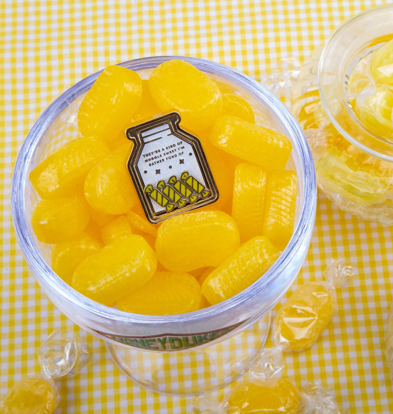 Warner Bros Sherbet Lemons Enamel Shaker Pin 5 Warner Bros Sherbet Lemons Enamel Shaker Pin - Image 3