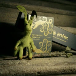 Warner Bros Bowtruckle Wand -Warner Bros WBST HPNY 14.09.20 hires 1x1 2319 c4111af8 114e 4b5c 952e 0e329a72b5fb