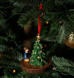Warner Bros Harry Potter Christmas Ornament 8 Warner Bros Harry Potter Christmas Ornament -Warner Bros XMAS23 Lifestyle HarryDecoration1