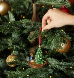 Warner Bros Harry Potter Christmas Ornament 9 Warner Bros Harry Potter Christmas Ornament -Warner Bros XMAS23 Lifestyle HarryDecoration2