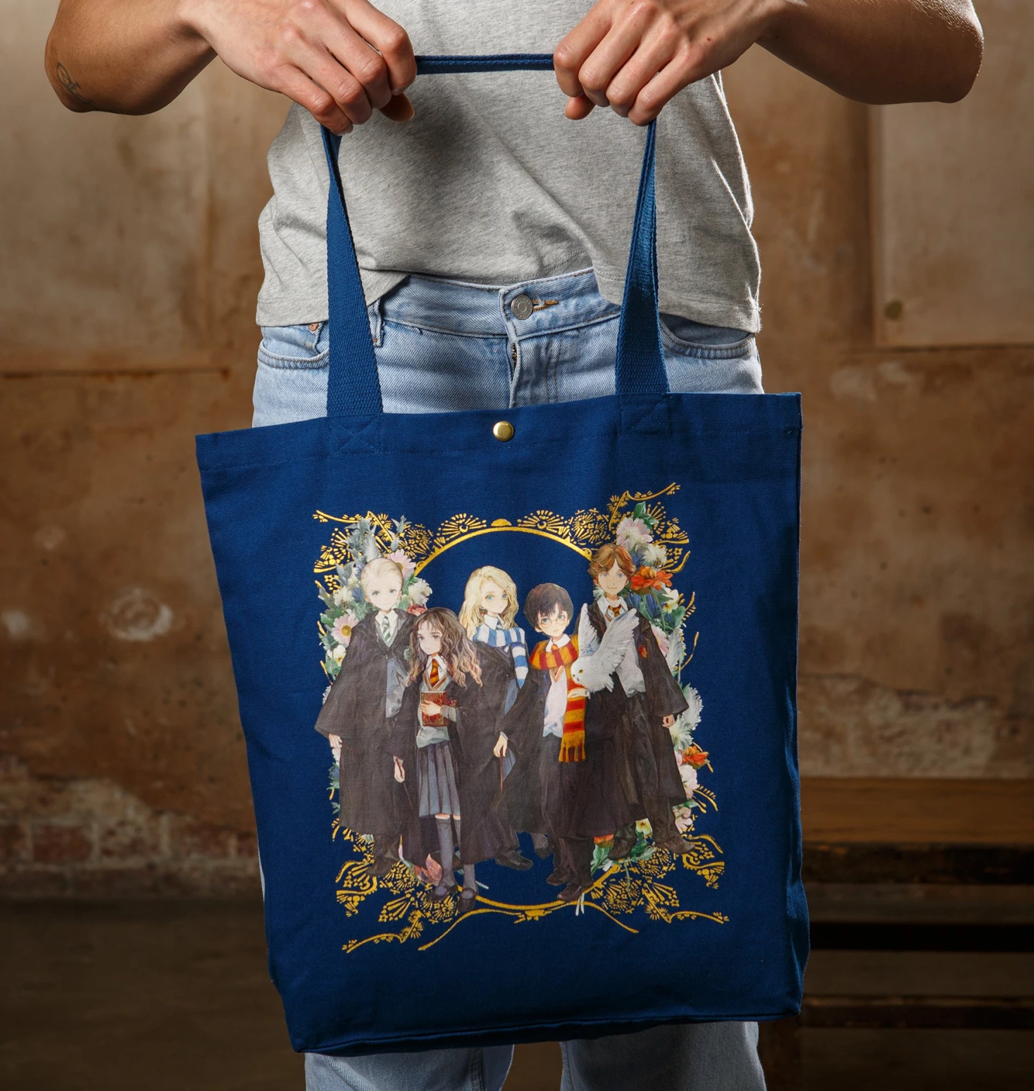 Warner Bros Yume Hogwarts Students Tote 4 Warner Bros Yume Hogwarts Students Tote - Image 2